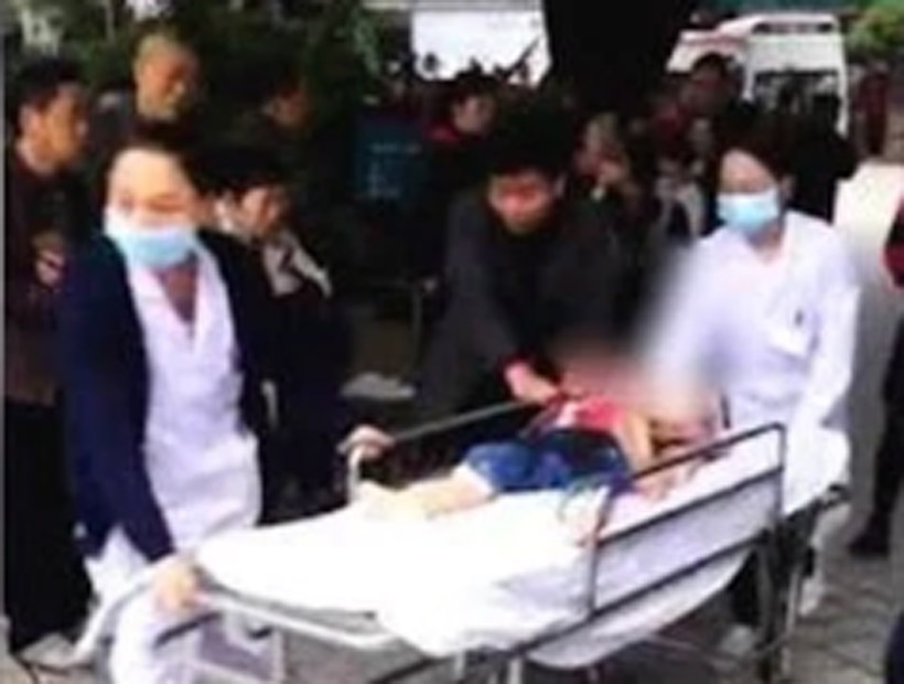 Mujer hirió a 14 niños con un cuchillo en una escuela en China