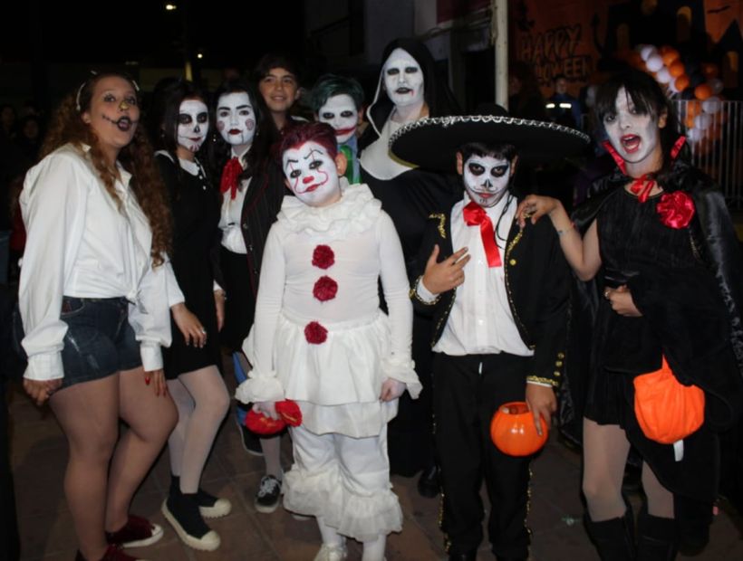 [FOTOS] Así se vivió la noche del Halloween en Cartagena soychile.cl