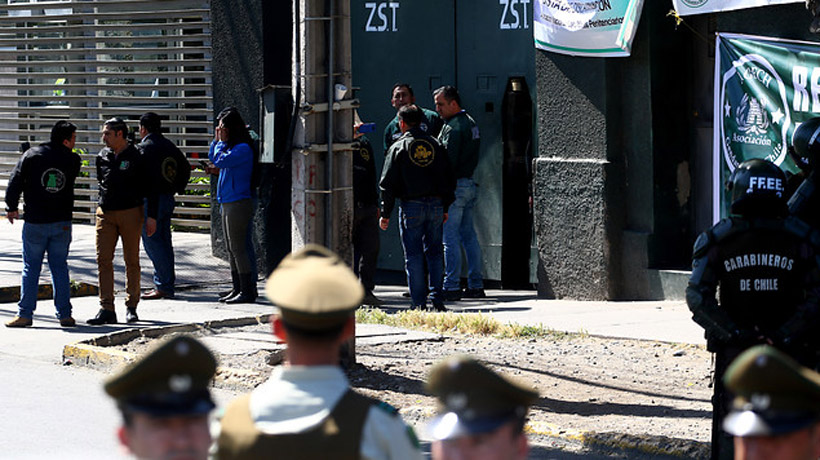 Gendarmes bloquearon acceso a penal Santiago 1