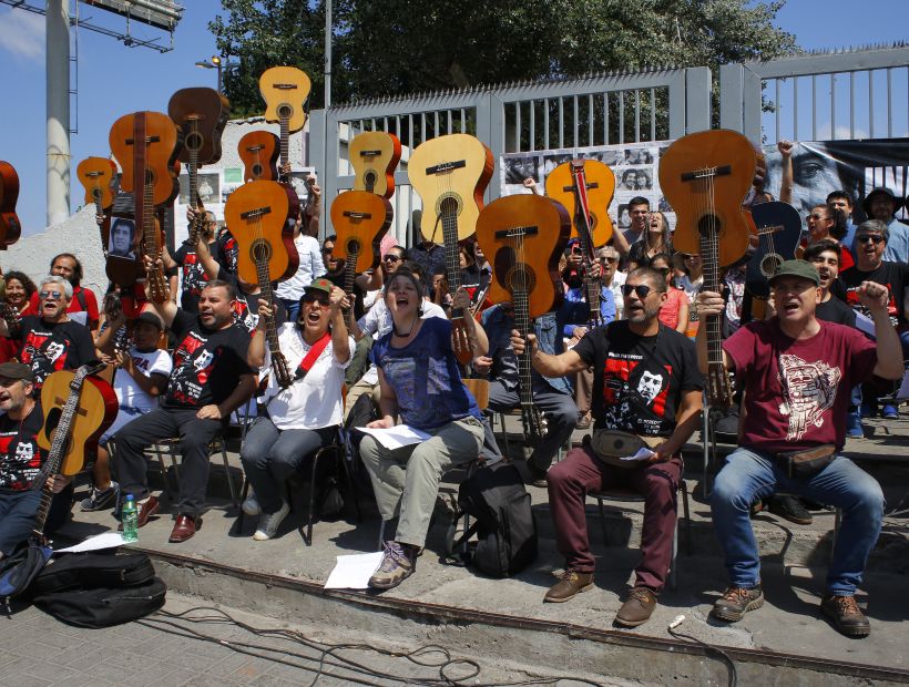 Buscan que Víctor Jara tenga una calle con su nombre en Estación Central