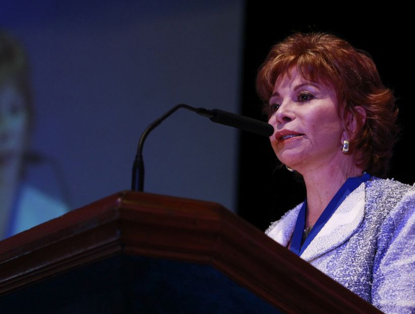 Isabel Allende se transformó en la primera autora de habla hispana en recibir importante premio en EE.UU.