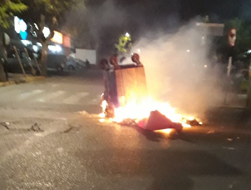 Barricadas y la quema de un Transantiago dejó nueva jornada de protestas por muerte de comunero