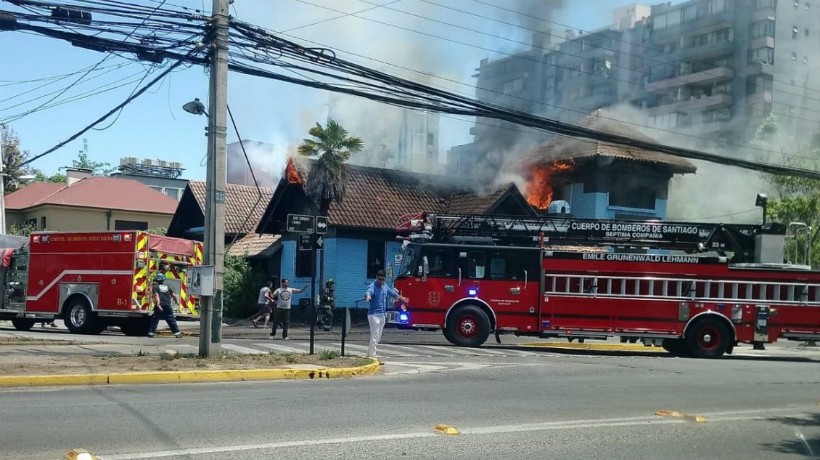 Incendio afectó tradicional restaurante de parrilladas 