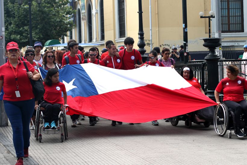 Deportistas paralímpicos marchan por bajo presupuesto para el año 2019