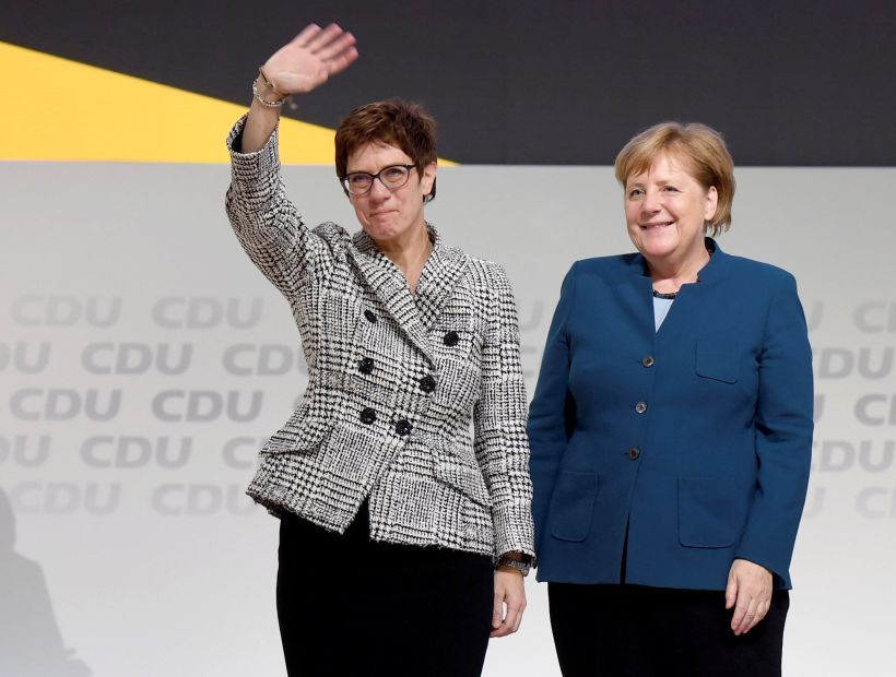 Annegret Kramp-Karrenbauer sucederá a la canciller alemana como líder de su partido