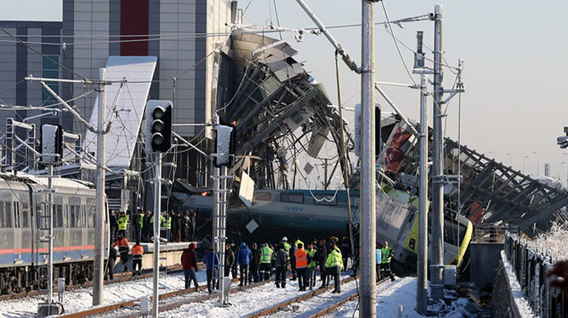 Al menos 9 muertos y 47 heridos al chocar un tren de alta velocidad en Ankara