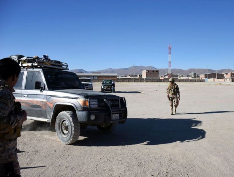 El ejército boliviano se posiciona en la frontera con Chile para detener el contrabando