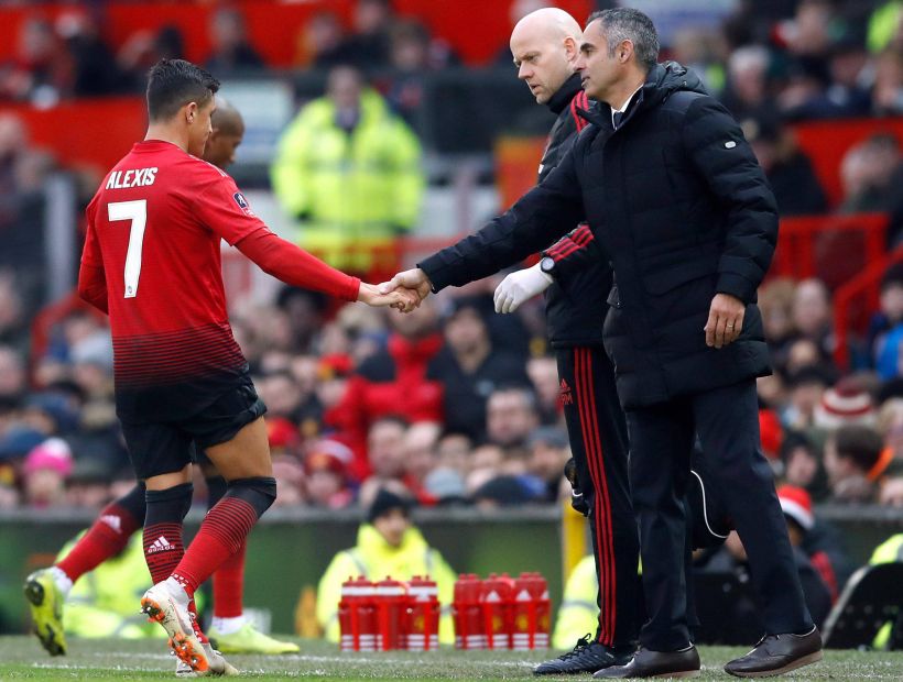DT del Manchester United indicó que Alexis se resintió de antigua lesión