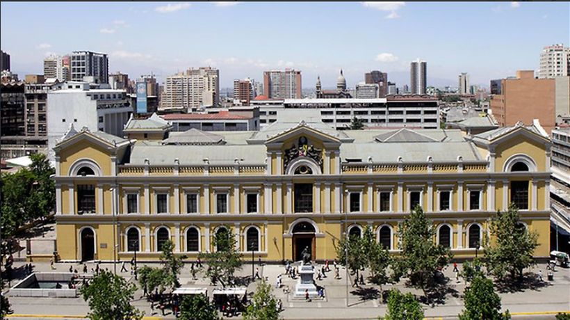 Universidad de Chile lanzó campaña para rebautizar estación de la Línea 3 del Metro como Dra. Eloísa Díaz