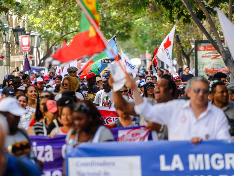 Organizaciones migrantes marcharon por el centro de Santiago en contra de la nueva ley