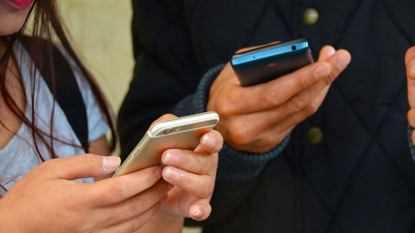 Gobierno anunció una reducción en cargos de telefonía móvil