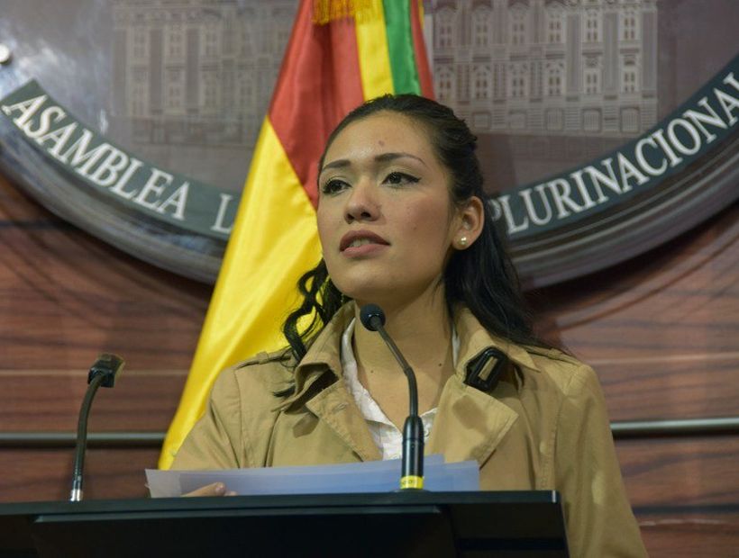 Hija de chilena se convirtió en la presidenta del Senado más joven en Bolivia