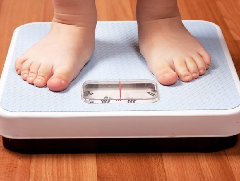 Junaeb: 60% de los niños de quinto básico tiene sobrepeso u obesidad