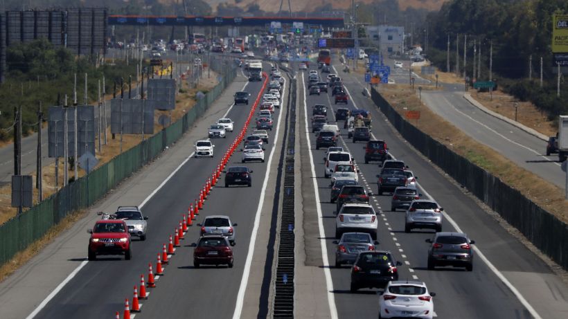Unos 332 mil vehículos regresarán a Santiago este fin de semana