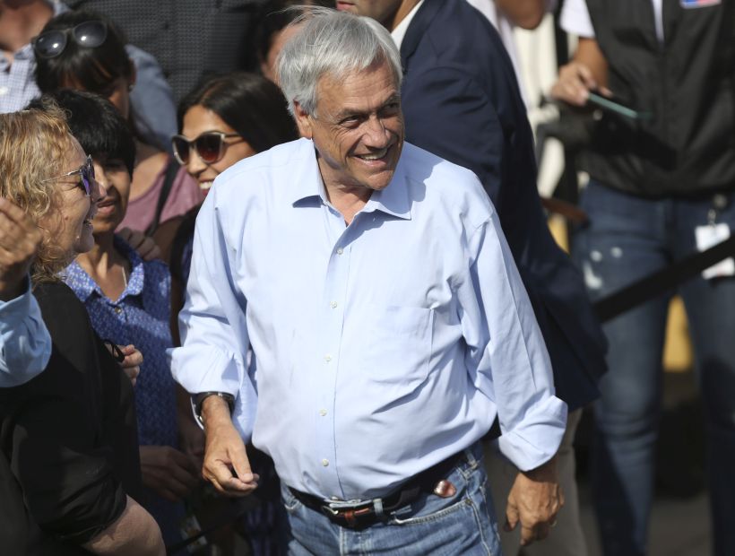 Presidente Piñera rechazó dichos de Miguel Bosé contra Michelle Bachelet
