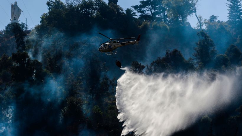 Incendio forestal del cerro San Cristóbal fue extinguido
