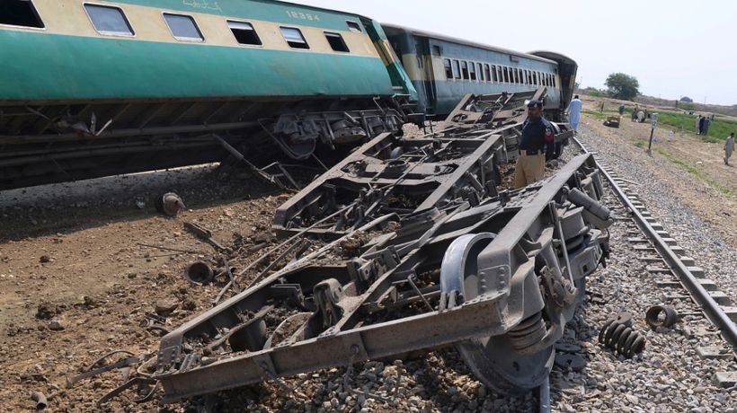 Cuatro muertos en un atentado contra un tren en el este de Pakistán