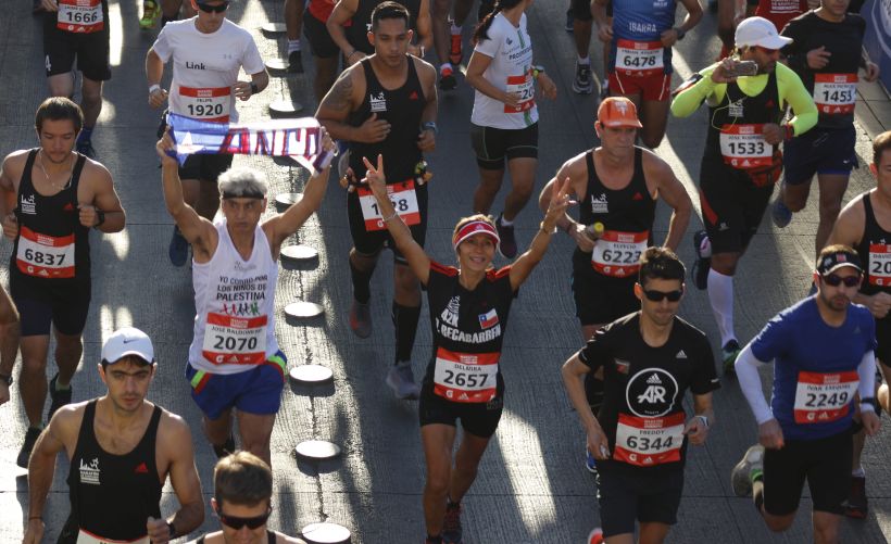 AFDD participó de la Maratón de Santiago como parte de su campaña contra el negacionismo