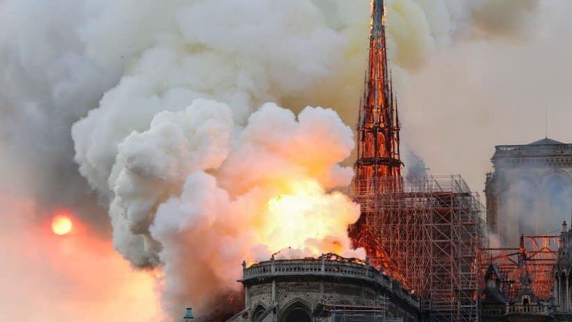 La Corona de Espinas de Jesús y la Túnica de San Luis fueron rescatadas del incendio de Notre Dame