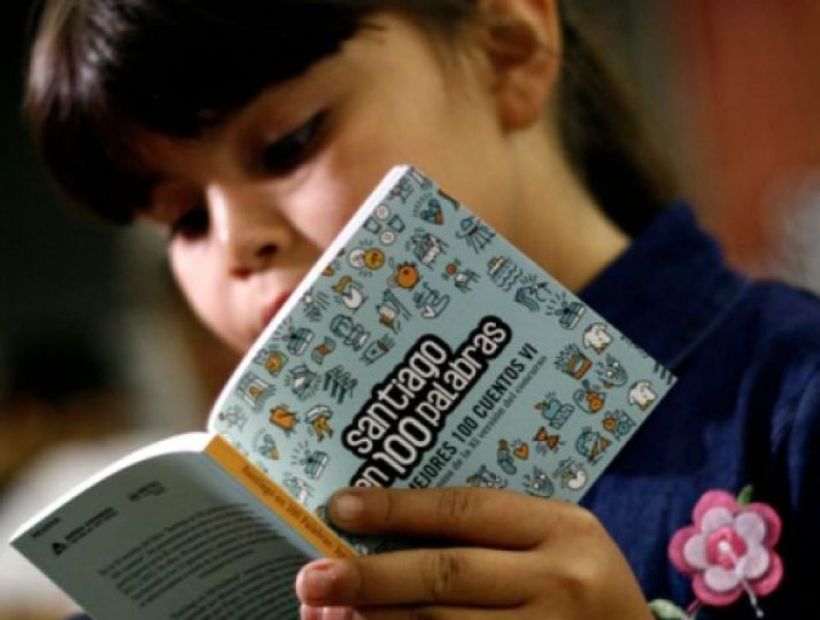 Huevitos y libros: Santiago en 100 palabras invita a realizar entretenida búsqueda en el San Cristóbal