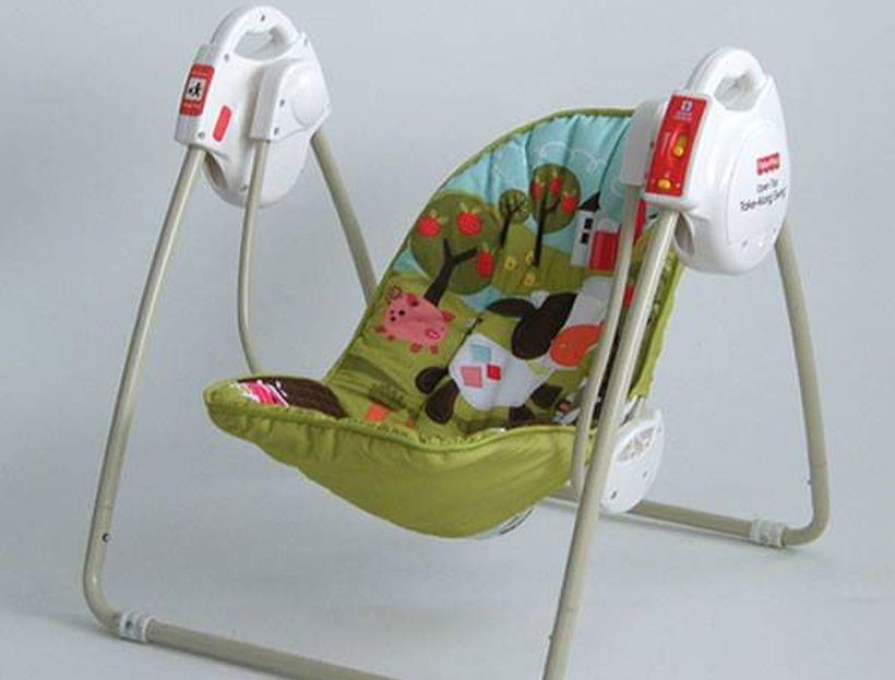 Sernac exige a Mattel devolver costo de sillas para niños por mal diseño