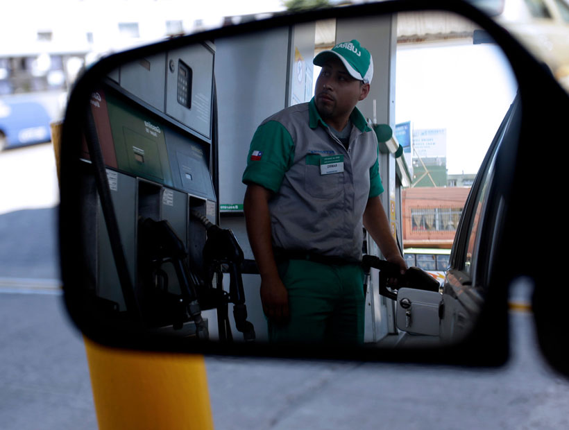 Precio de las bencinas subirá por octava semana consecutiva a partir del jueves