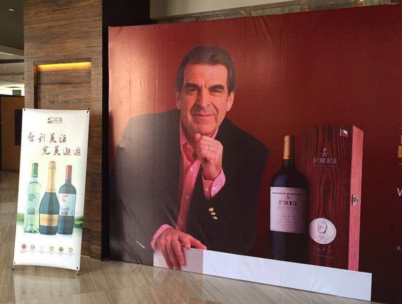 Polémica causa promoción de vino de Frei Ruiz-Tagle en gira por China