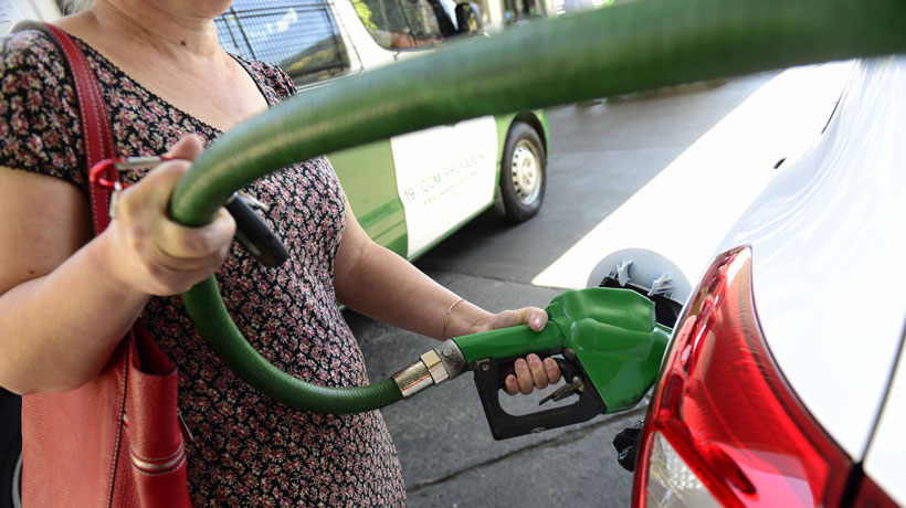 Precios de las bencinas subirán por novena semana consecutiva