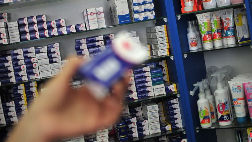 Hasta un 81% de ganancias tienen las farmacias por venta de medicamentos