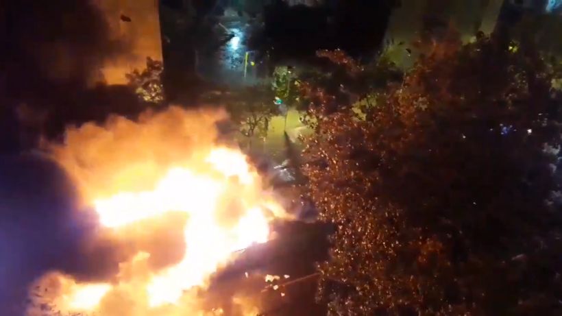 [VIDEO] Bus del Transantiago se incendia en centro de Santiago