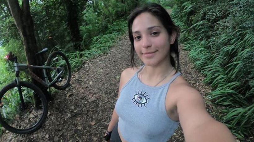Rocío Toscano se tomó selfie en colaless para concientizar