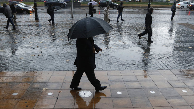 Falló el pronóstico: se previó 8 mm. de lluvia en la RM y cayó más de 20