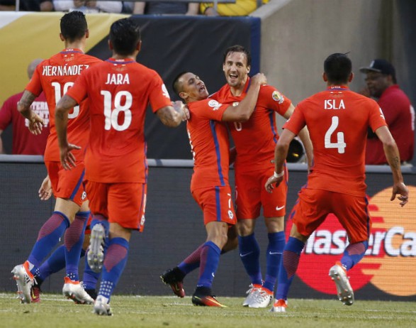 Chile busca el paso a la final ante Perú