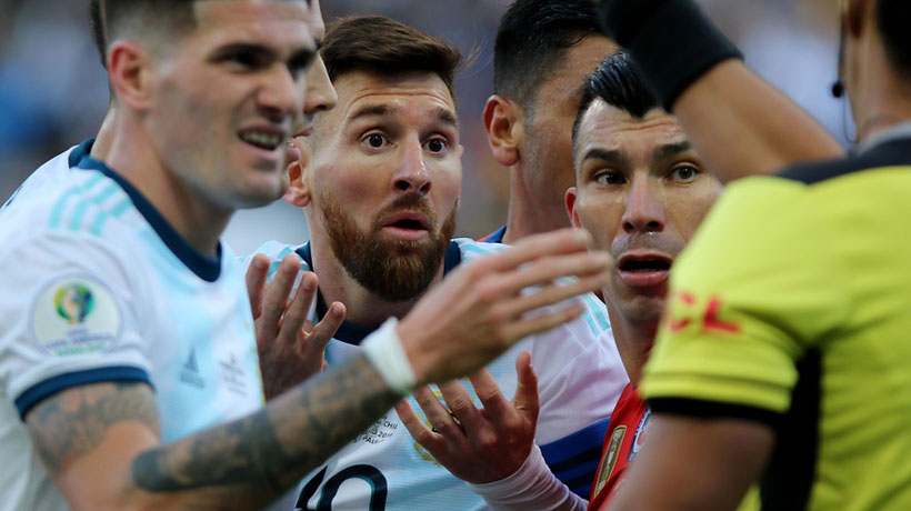 Johnny Herrera arremetió contra Messi: 