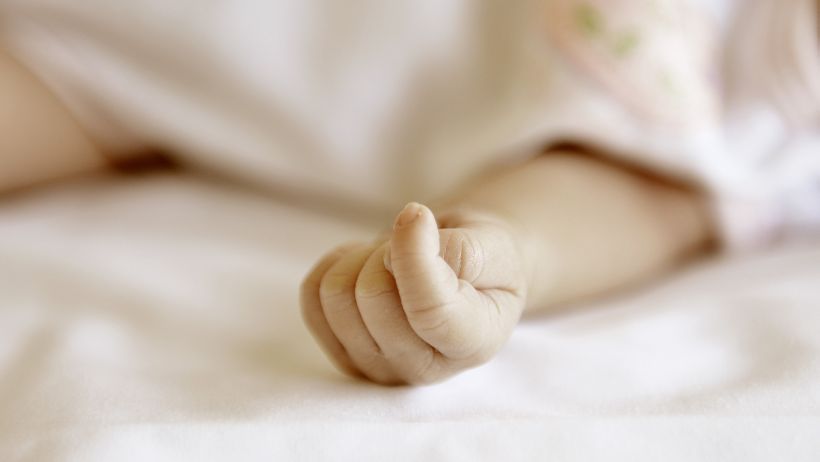 Tribunales de Familia determinará el futuro del bebé abandonado en Hospital El Carmen