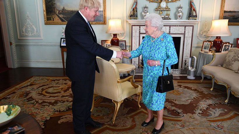 Boris Johnson se transformó oficialmente en el primer ministro británico