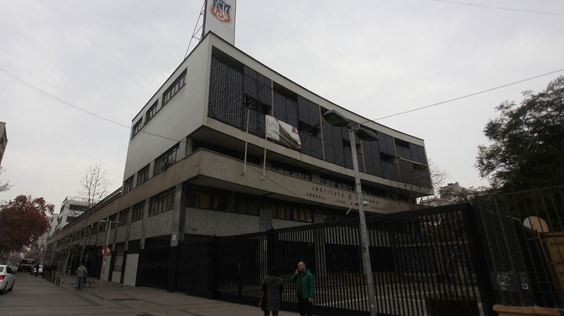Instituto Nacional revocó sanción contra estudiante expulsado por Aula Segura