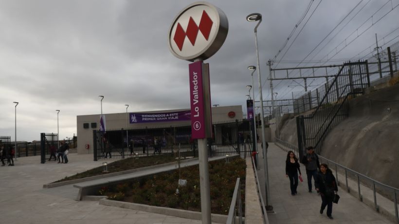 Maleta abandonada motivó a prodecimiento en estación de Metro Lo Valledor