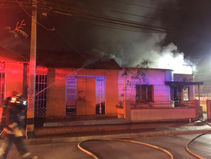 Bomberos debió intervenir para evitar la propagación de las llamas (Foto: Cedida)