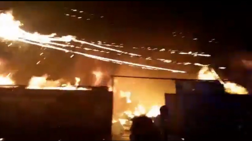[VIDEO] Una persona falleció tras incendio en una fábrica de muebles en San Joaquín