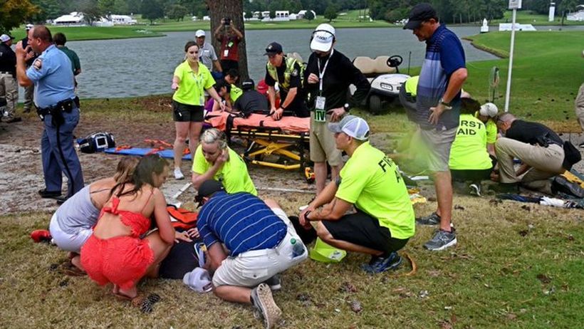 [VIDEO] Dos rayos dejan seis personas heridas tras caer en un campo de golf