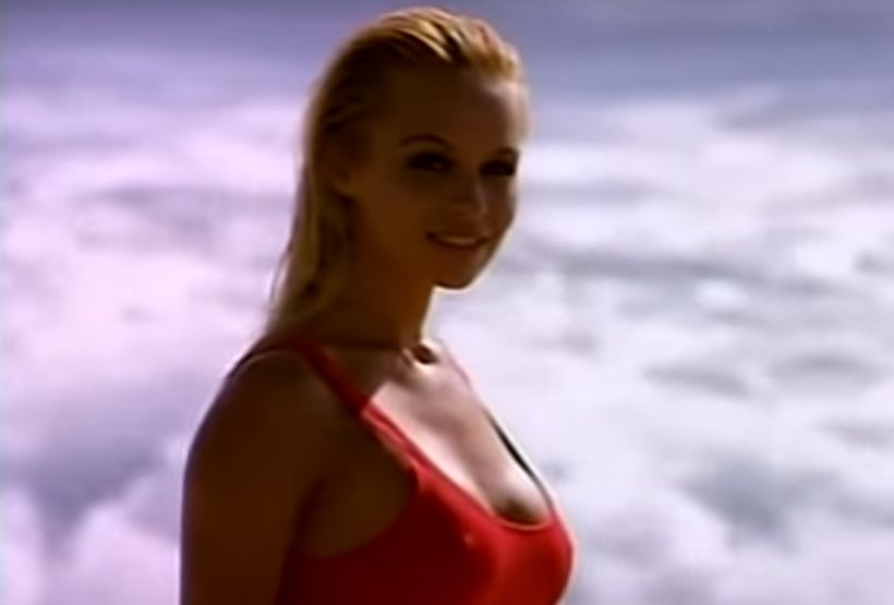 Pamela Anderson reveló que ocupa el traje de baño de Baywatch para seducir