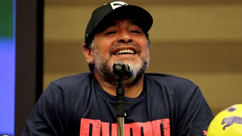 Diego Maradona se convirtió en el nuevo entrenador de Gimnasia y Esgrima