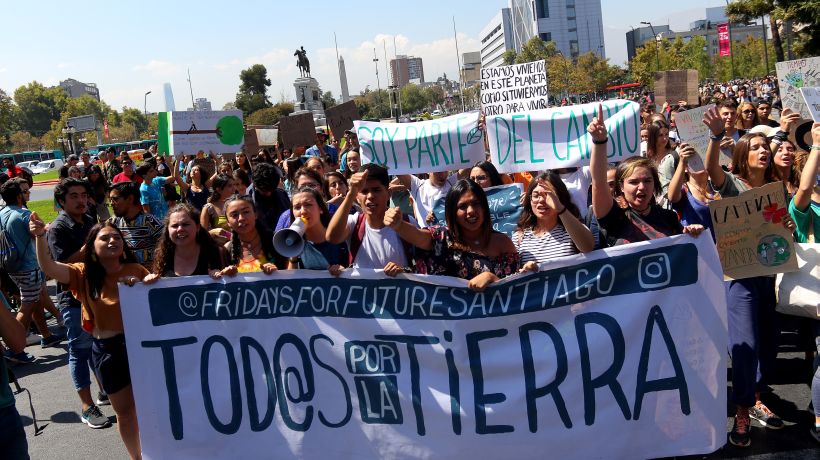 Convocan a nueva marcha contra el cambio climático en Santiago