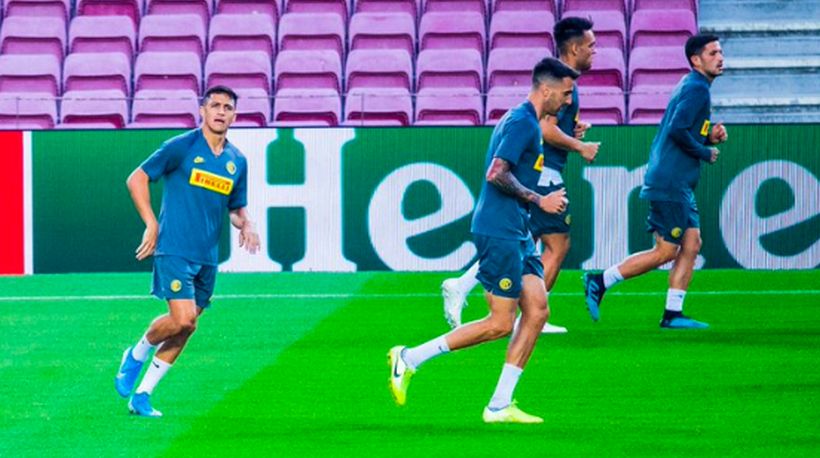 Barcelona le dio la bienvenida a Alexis Sánchez tras estrenar en el Camp Nou