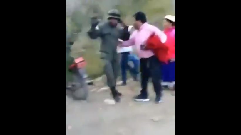 [VIDEO] Indígenas ecuatorianos capturan a 40 militares en medio de intensas protestas contra Lenin Moreno