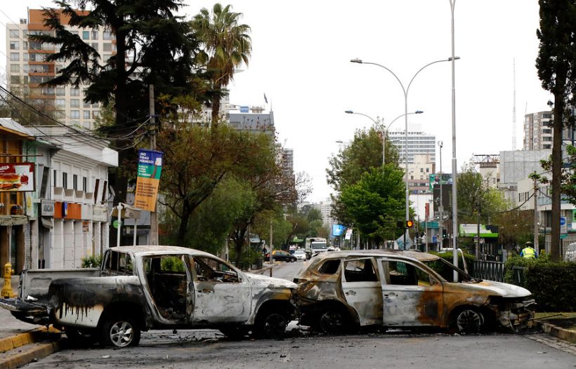 Gobierno confirmó que dos personas resultaron heridas a bala durante control militar en Santiago