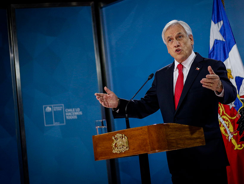 Piñera firmó decretos para levantar Estado de Excepción en todas las regiones