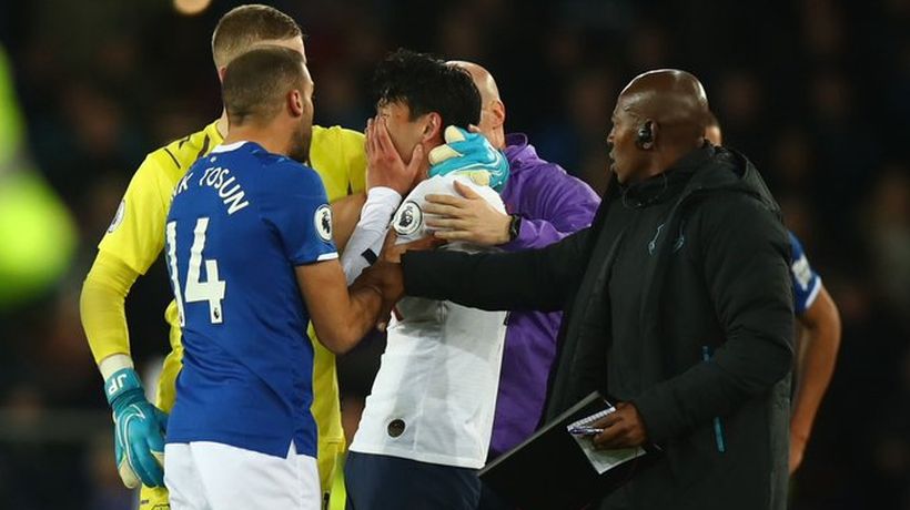[VIDEO] Escalofriante lesión de André Gomes en enfrentamiento del Tottenham contra el Everton