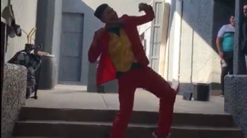 [VIDEO] Ángelo Sagal sorprendió a todos vestido del Joker en México